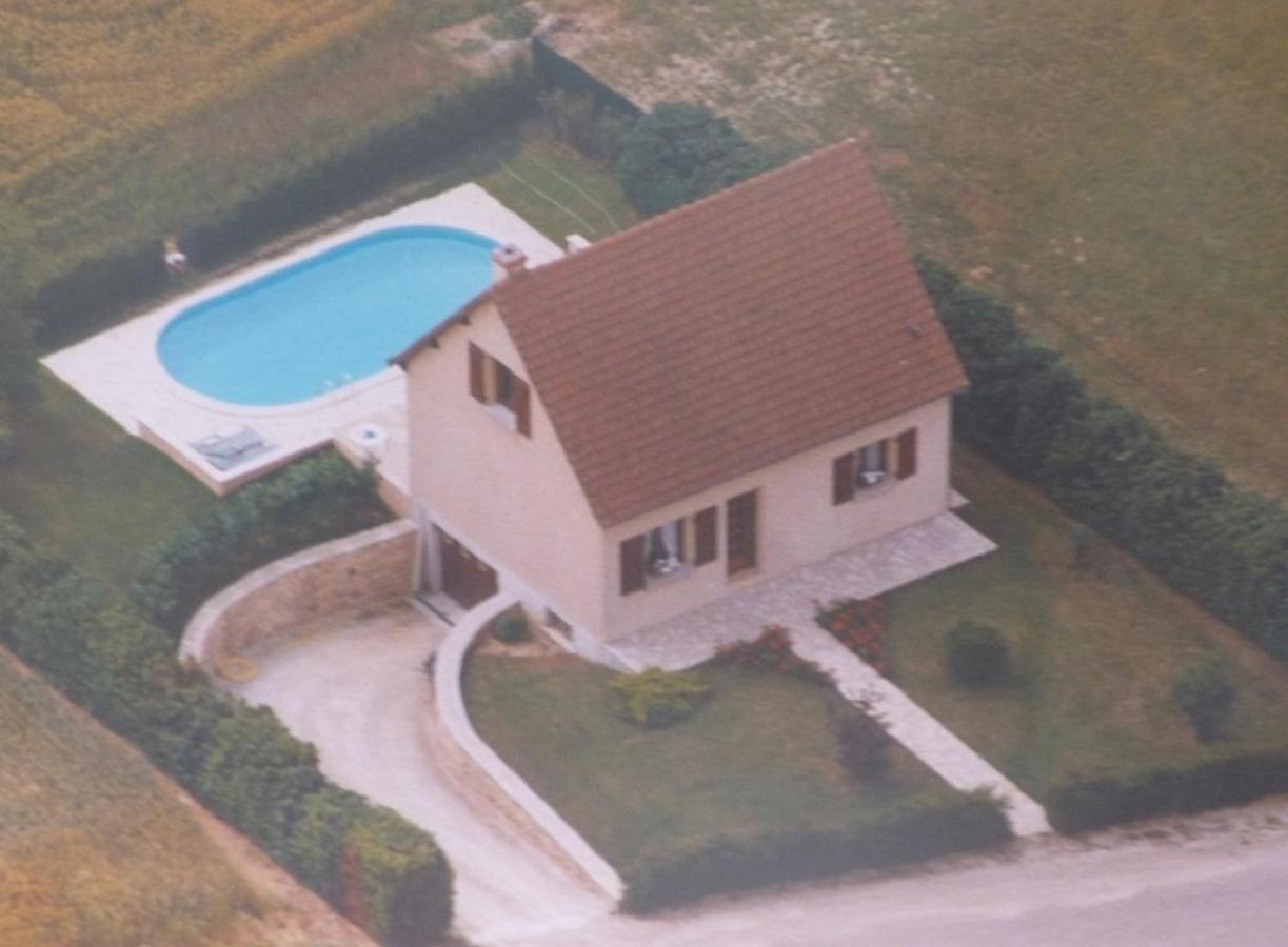 Maison De Vacances Pour 6 Personnes Avec Piscine Lainsecq المظهر الخارجي الصورة
